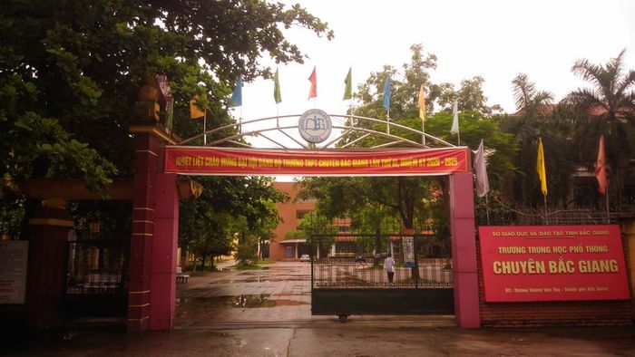 Trường THPT chuyên Bắc Giang - Hình ảnh 1