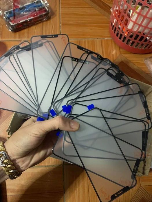 Quy trình ép kính chuyên nghiệp tại Phúc Ép Kính