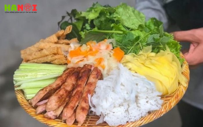 nem-nuong-hoa-beo-mytour-diem-den-nem-chua-ha-noi