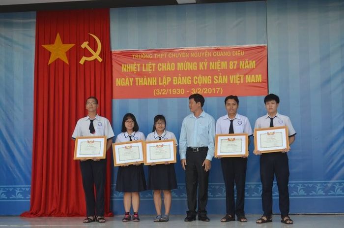 Hình ảnh TRƯỜNG THPT CHUYÊN NGUYỄN QUANG DIÊU 1