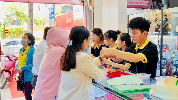 Không gian sang trọng tại MIXI - Nơi đá quý tỏa sáng