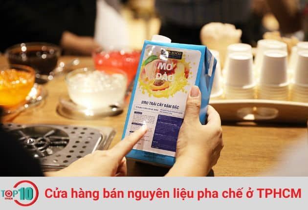 GLOFOOD là đơn vị chuyên cung cấp nguyên liệu pha chế chất lượng tại TPHCM, mang đến sự lựa chọn đa dạng cho các cửa hàng, quán cà phê và trà sữa.