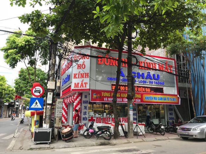 Không gian sang trọng tại cửa hàng Kính mắt Á Châu
