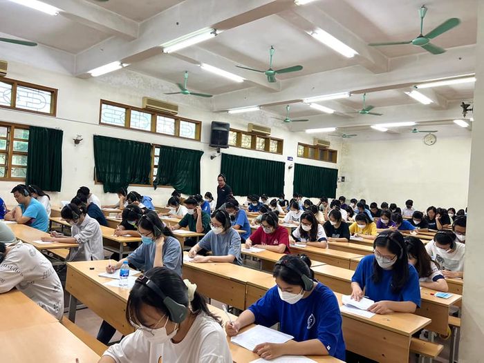 Hình ảnh lớp học tại Anh ngữ Quốc tế iShare