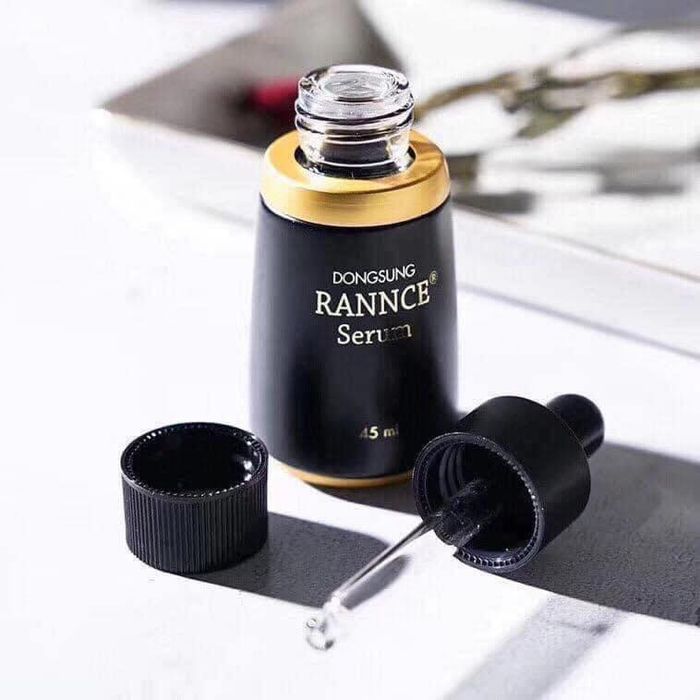 Không gian mua sắm sang trọng tại Mỹ phẩm Lana