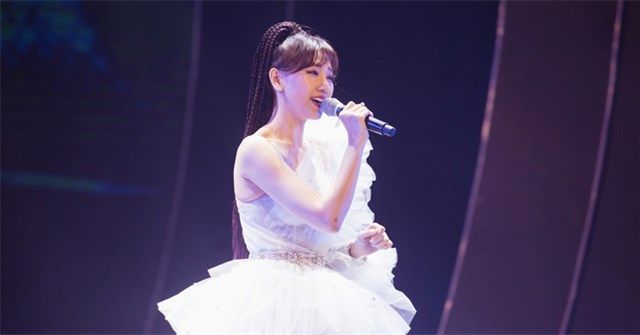 Em là một người hâm mộ nhiệt thành của Hari Won. Cô ấy không chỉ nổi bật với giọng hát ngọt ngào mà còn sở hữu tài năng diễn xuất tuyệt vời. Hari Won đã để lại cho em ấn tượng sâu sắc và mang đến những giây phút giải trí tuyệt vời. Cô xứng đáng là một trong những ngôi sao sáng nhất trong lòng khán giả.
