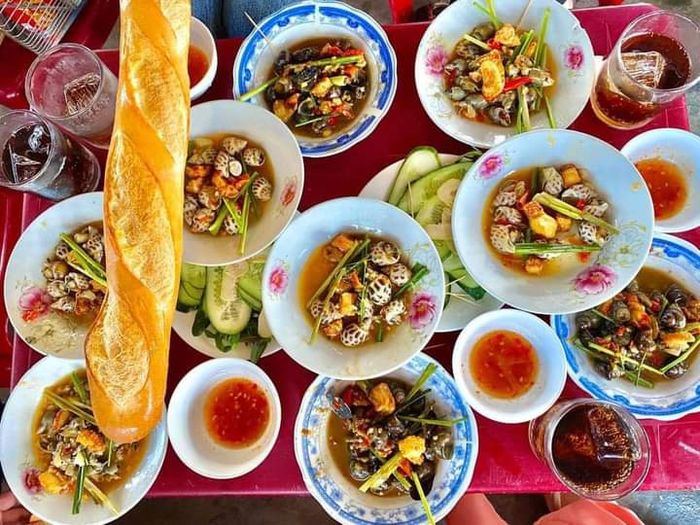 Những món ốc đặc sản tại Ốc Triều Thuỷ