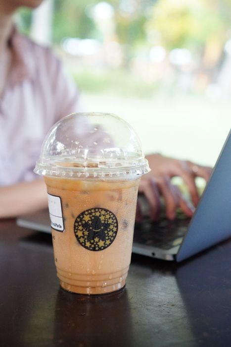 Quầy pha chế hiện đại tại TocoToco - Nơi nghệ thuật trà sữa được thăng hoa