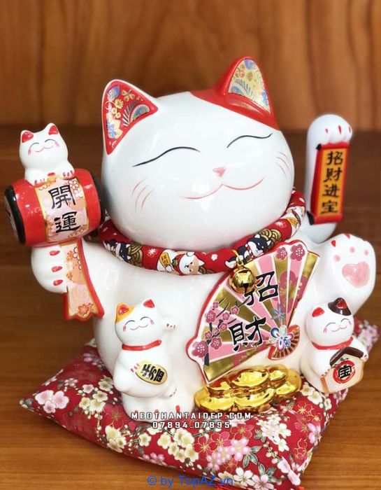 Mèo Thần Tài Vẫy Tay Cầm Búa Vàng Cõng Mèo Con