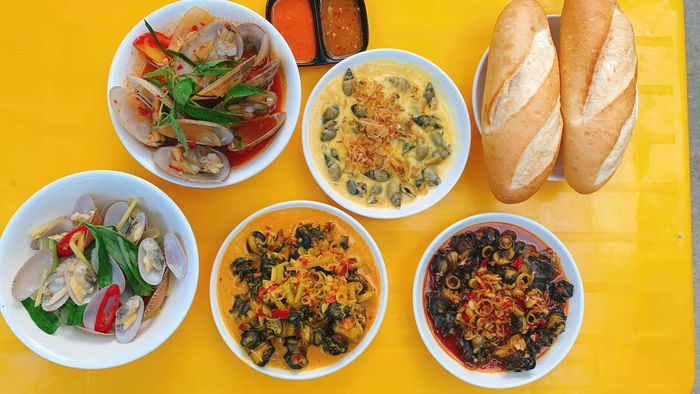 Những món ốc đặc biệt chỉ có tại Nhà Nâu
