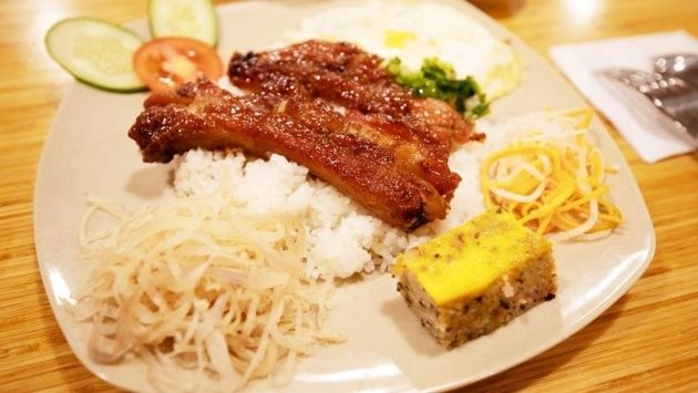 Cơm tấm Quận 10 - Tinh hoa ẩm thực đường phố Sài Gòn