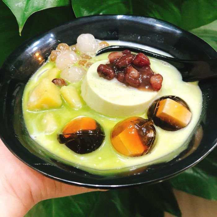 Không gian sang trọng và những món chè nghệ thuật tại CiCi House