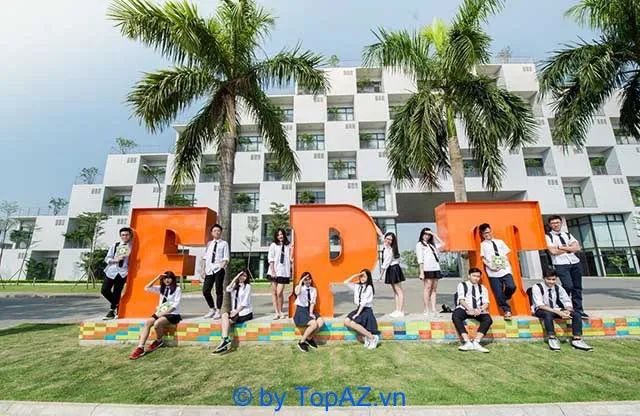 Trường trung học nội trú tại Hà Nội