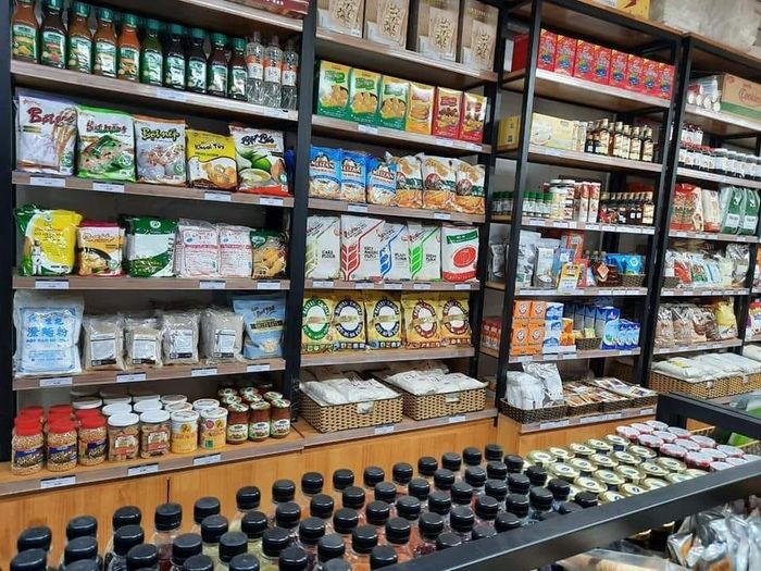 Không gian mua sắm tiện nghi tại VANA - nơi gặp gỡ của những người yêu bánh