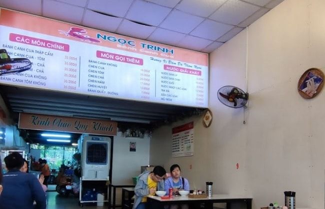 Bánh canh cua Ngọc Trinh – Tô bánh canh thập cẩm ngập tràn hương vị