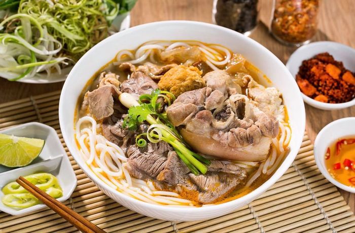 Hình ảnh tô bún bò Huế An Hòa thơm ngon chuẩn vị