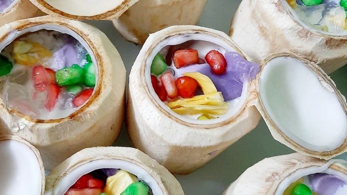 Hình ảnh những món chè đầy màu sắc và không gian hiện đại tại Chè HongKong