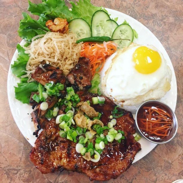 Cơm Tấm tại Bình Thạnh không chỉ ngon mà còn mang lại sự hài lòng với chất lượng tuyệt vời. Hương vị cơm tấm nơi đây luôn khiến thực khách quay lại nhiều lần.