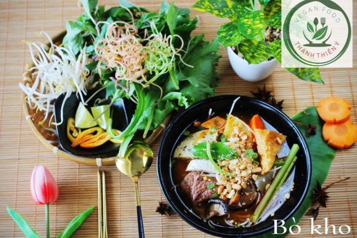 Thực đơn đa dạng và hấp dẫn tại quán chay Thanh Thiên Ý