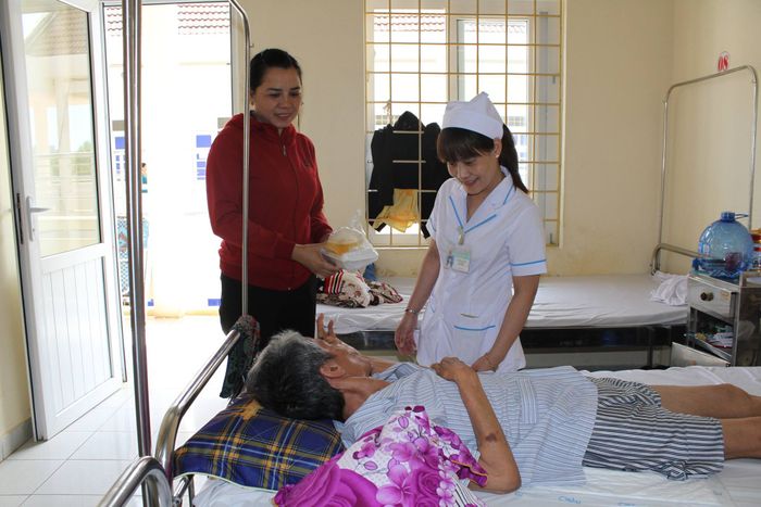 Hình ảnh khuôn viên xanh mát tại Bệnh viện Y học Cổ truyền Đắk Lắk