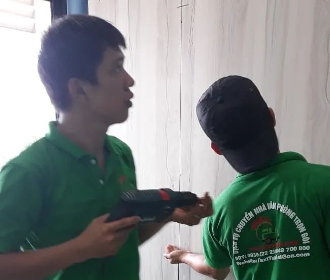 Taxi Tải 24h Sài Gòn luôn nỗ lực không ngừng để cải tiến và nâng cao chất lượng dịch vụ, mang đến trải nghiệm tuyệt vời nhất cho khách hàng.