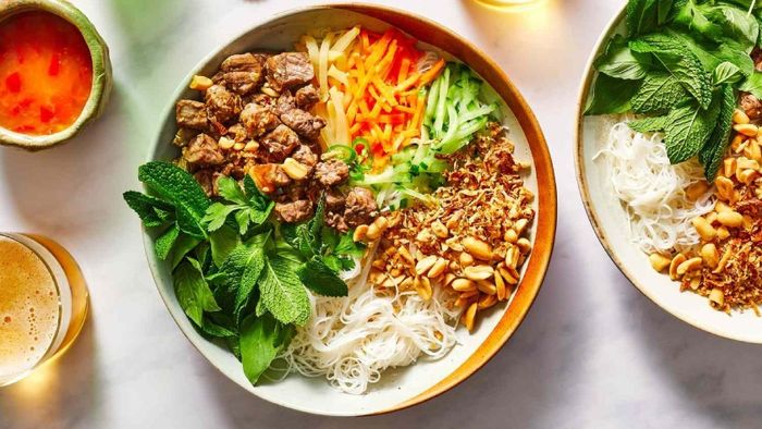 Quán bún thịt nướng đường Lương Ngọc Quyến - Hình ảnh 3
