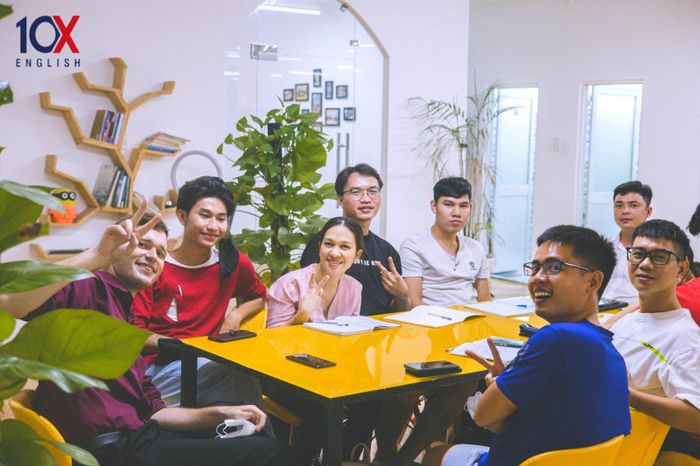 Hoạt động giảng dạy tại 10X English