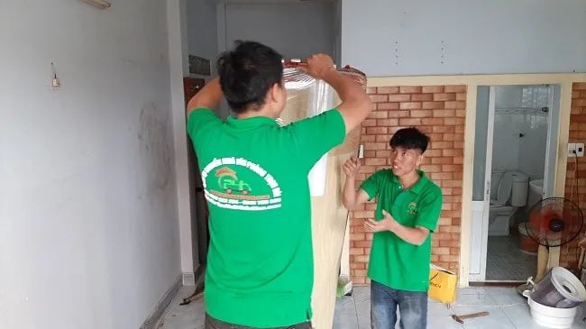 Đội ngũ tài xế của SG Moving có kinh nghiệm lâu năm và am hiểu các tuyến đường trong khu vực, đảm bảo rằng quá trình vận chuyển diễn ra nhanh chóng, an toàn và hiệu quả.