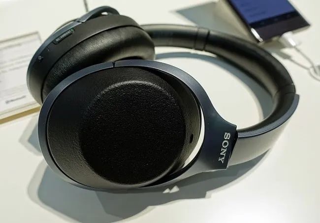 Phong Vũ tự hào nằm trong top 5 địa chỉ bán headphone chất lượng và đáng tin cậy nhất tại TP.HCM