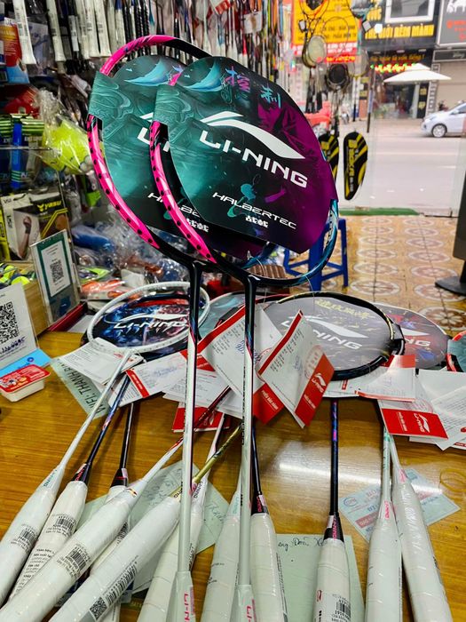 Không gian trưng bày đa dạng tại Hương Bình Sport