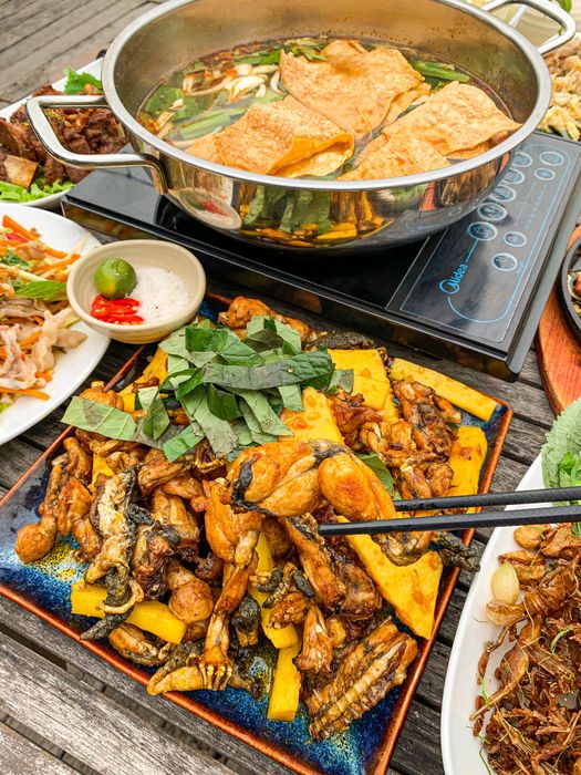 Khung cảnh ấm cúng tại Lẩu Hồ Gươm - Ảnh 1