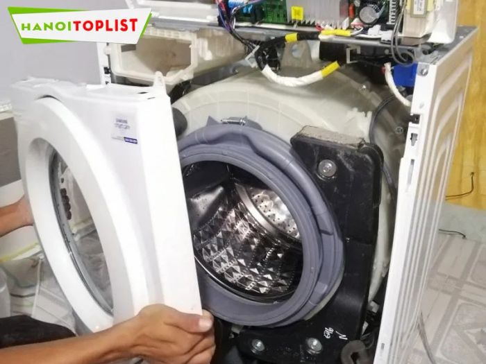 Điện lạnh An Huy luôn cam kết mang đến dịch vụ sửa chữa máy giặt chất lượng, cùng đội ngũ nhân viên giàu kinh nghiệm và chuyên môn. Với dịch vụ bảo dưỡng tận nơi, khách hàng có thể yên tâm về hiệu quả và chất lượng lâu dài của máy giặt.