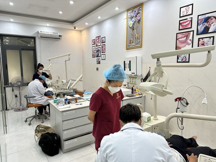 Hình ảnh đội ngũ bác sĩ chuyên môn tại Nha khoa Đồng Khởi