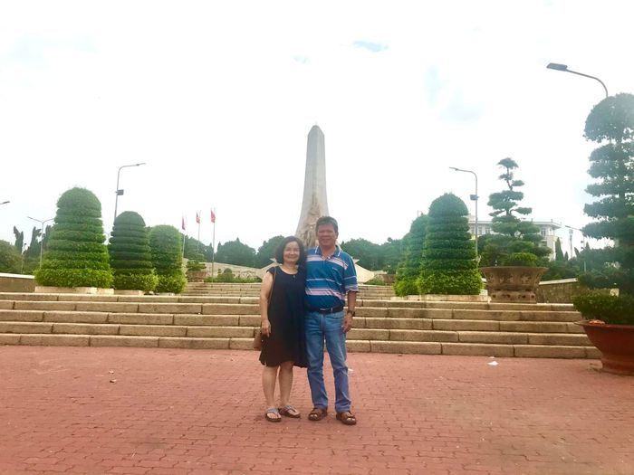 Nét đẹp hạnh phúc: Nhà thơ Hoàng Minh Tuấn cùng người bạn đời