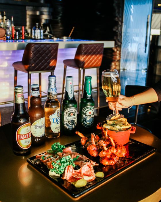 Hình ảnh Q Bar - Tầm nhìn triệu đô từ độ cao 262m