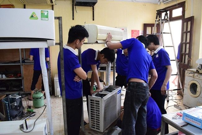 Vinh dự lọt Top 5 trung tâm đào tạo nghề điện lạnh uy tín nhất TP.HCM, Trung tâm dạy nghề Quận Tân Bình khẳng định chất lượng đào tạo vượt trội.
