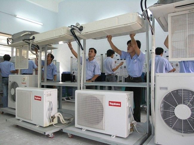 Vinh dự lọt Top 5 Trung tâm dạy nghề sửa chữa điện lạnh uy tín bậc nhất TP.HCM, Trung tâm dạy nghề Quận 3 khẳng định vị thế dẫn đầu trong lĩnh vực đào tạo nghề chất lượng cao.