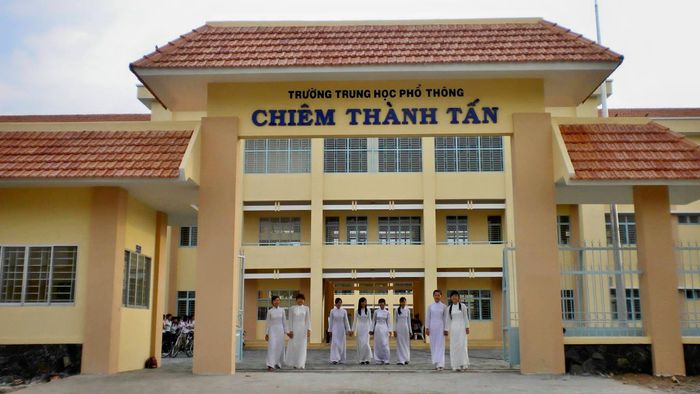 Trường THPT Chiêm Thành Tấn - Bức ảnh 1