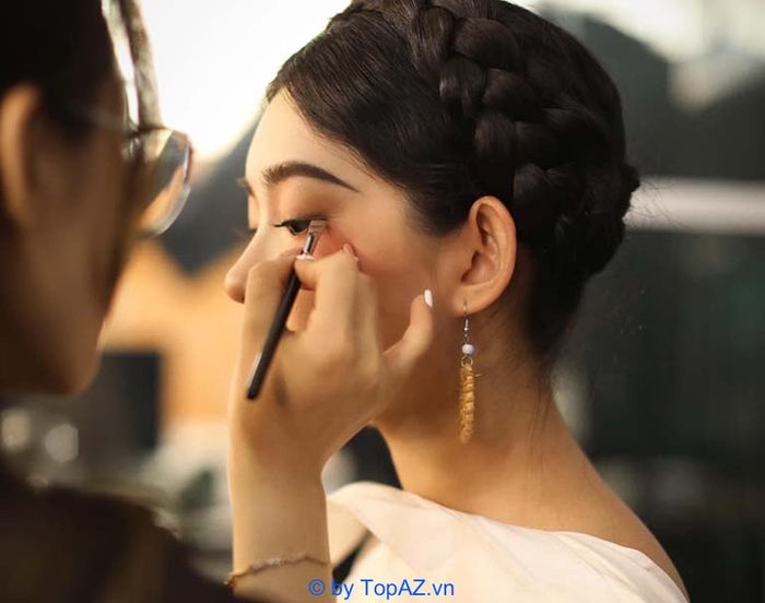 Địa chỉ dạy nghề makeup tại Hà Nội