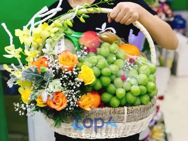 Những mẫu giỏ quà trái cây nghệ thuật được chế tác bởi FLoLi Quận 11