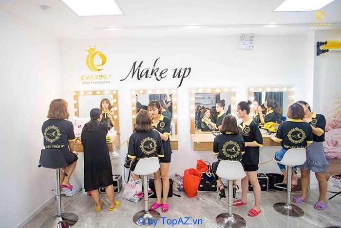 Địa chỉ dạy nghề makeup uy tín tại Hà Nội