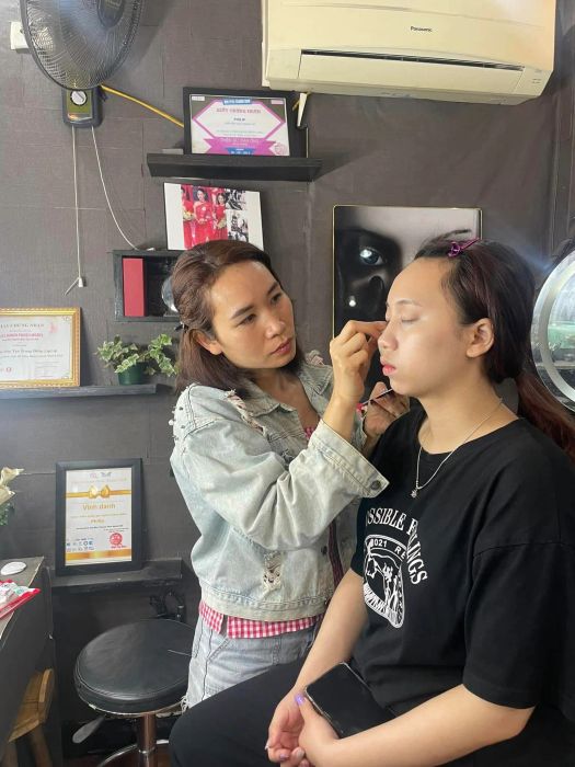 Hình ảnh Học viện Trang điểm Liplip (ảnh 1)