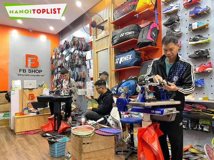 trai-nghiem-dich-vu-cau-long-chuyen-nghiep-tai-fbshop-cung-mytour