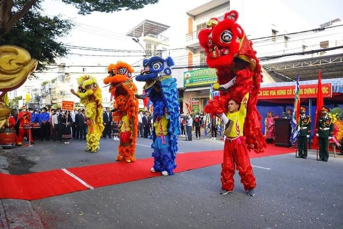 Hình ảnh biểu diễn ấn tượng của Đoàn Lân Sư Rồng Thọ Phước Đường
