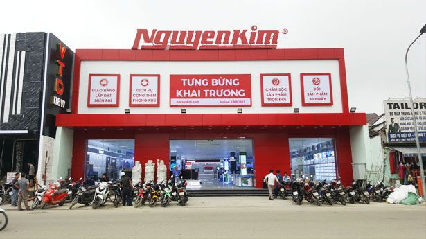 Hình ảnh đội ngũ tư vấn chuyên nghiệp tại Nguyễn Kim