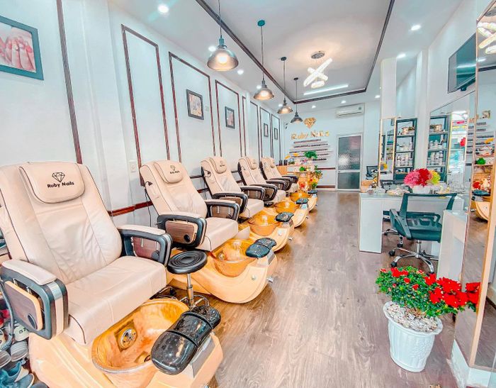 Ruby Nails Đà Nẵng ảnh 2 – Không gian truyền cảm hứng, chắp cánh cho đam mê sáng tạo của học viên.