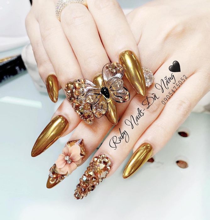 Ruby Nails Đà Nẵng ảnh 1 – Ghi lại khoảnh khắc chân thực tại lớp học thực hành chuyên nghiệp.