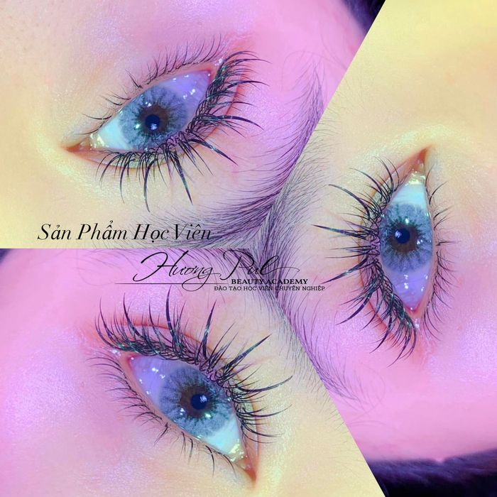 Hình ảnh thực tế lớp học nối mi tại Hương Pul Beauty