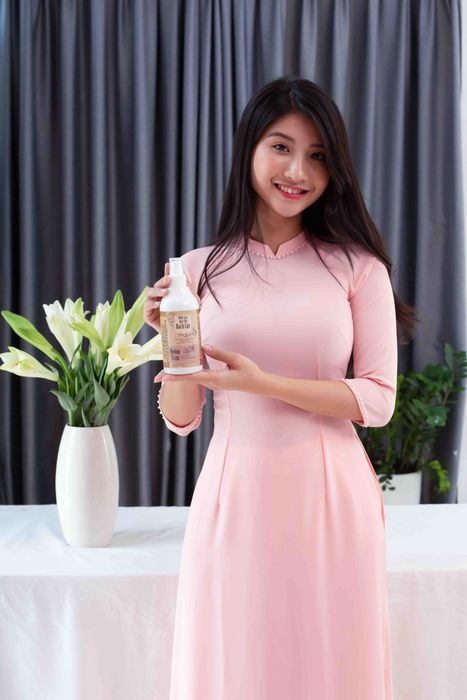 Ảnh minh họa sản phẩm nước lau bàn thờ Bách Lộc