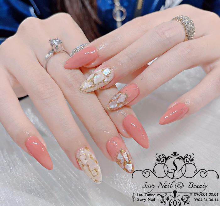 Savy Nail ảnh 2 – Hình ảnh sinh động ghi dấu môi trường học tập năng động và chuyên nghiệp.